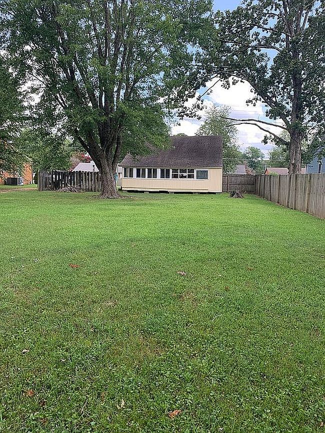 Additional photo 1 of property located at 204 S 16th St