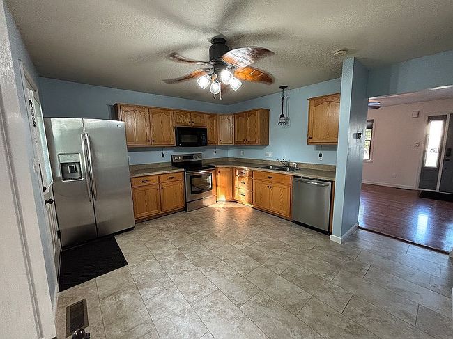 Photo of 26 Acacia Ct, Milroy, PA