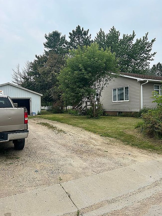 Photo of 251 Lakin Ave Sw, Kelliher, MN