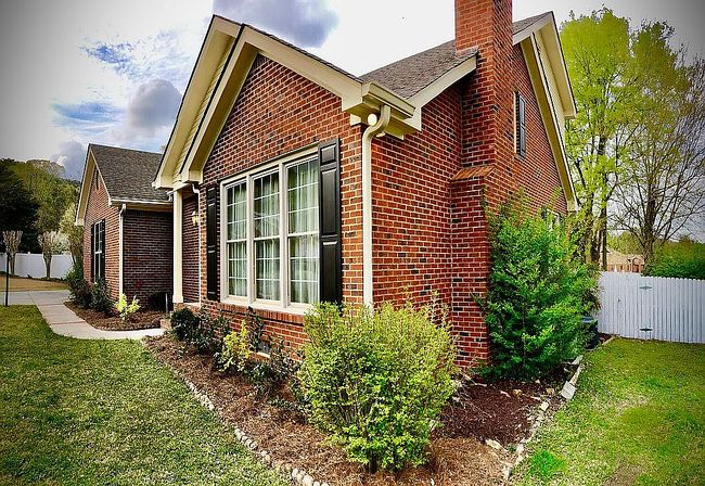 Image of 1922 Fairfield Dr
