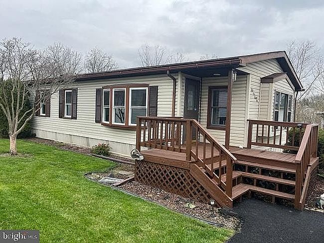 Photo of 5186 Stone Terrace Dr, Whitehall, PA