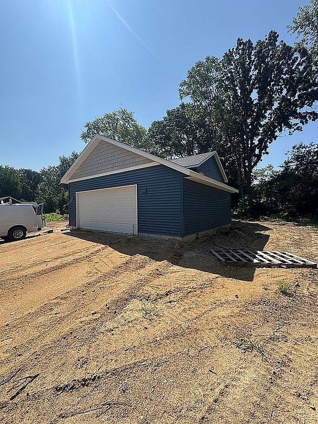 Photo of 306 Arnstrom Dr, Gobles, MI