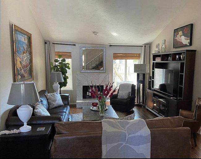 Additional photo 2 of property located at 10016 Hefner Village Ter