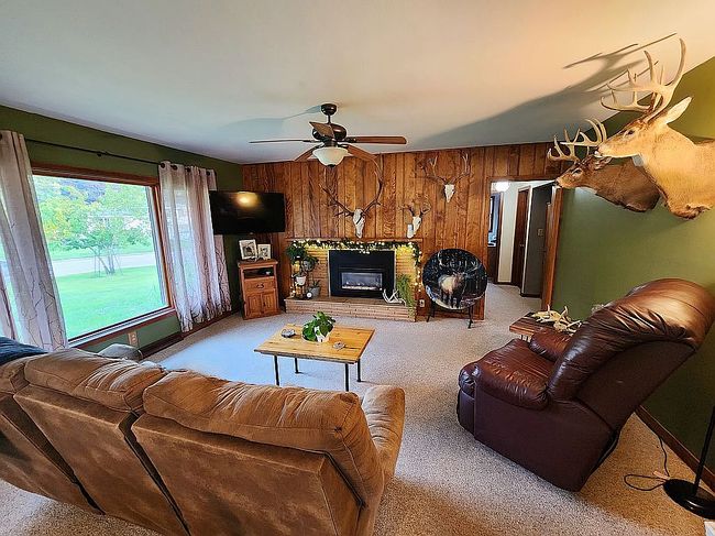 Photo of 119 Crescent Ave, Decorah, IA
