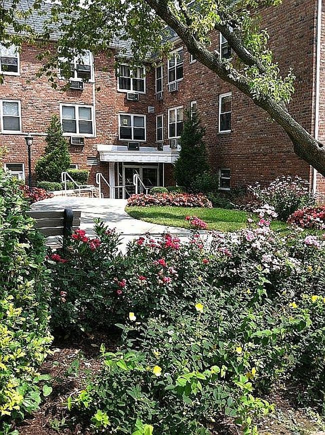 Photo of 2 Fowler Ave Apt 207, Lynbrook, NY