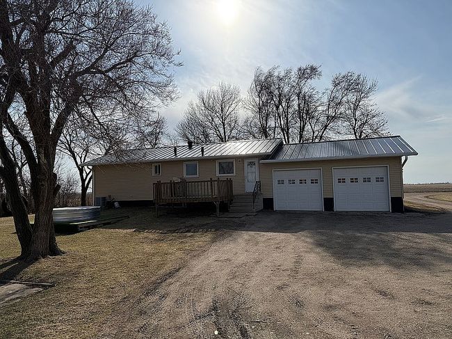 404 157th Ave Se, Blanchard, ND