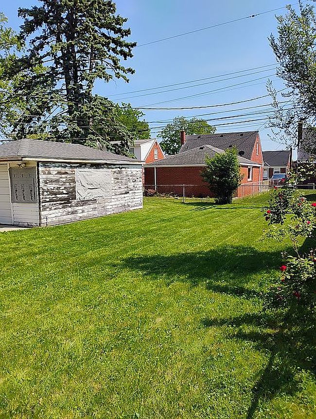 Image of 25535 W Hills Dr
