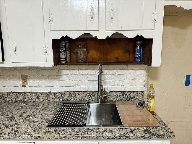 Additional photo 3 of property located at 6340 Hollywood Dr