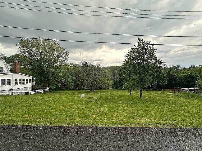 Image of Log Row