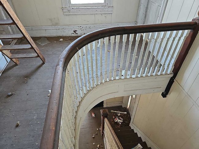 Image of 209 E Burgess St