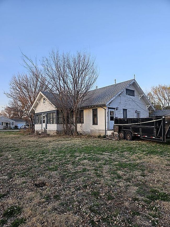 Image of 910 8th St