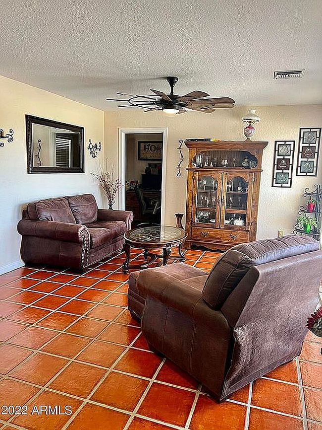 Image of 1624 N Circle I Rd