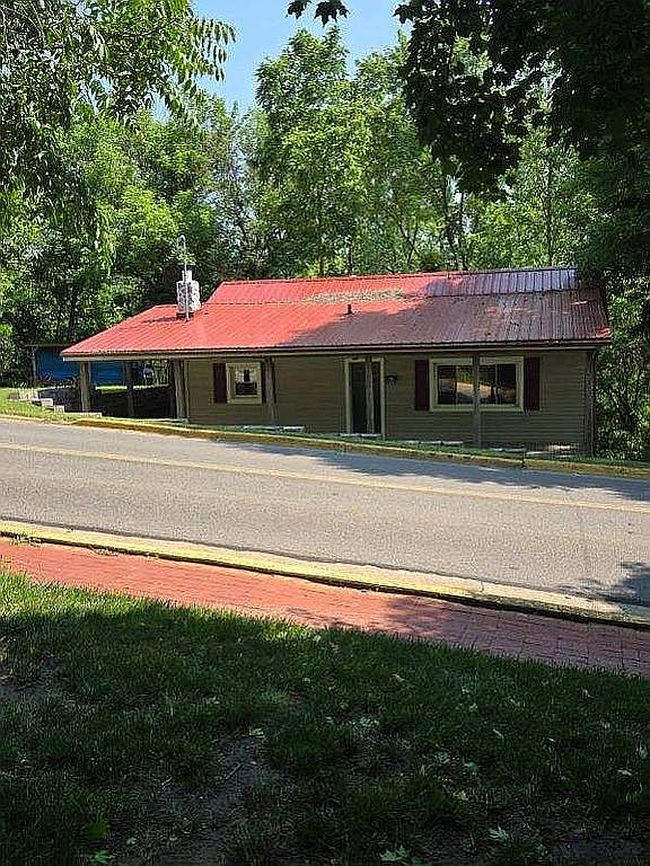 Image of 211 Canal St E