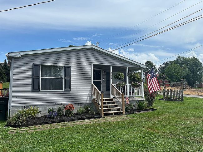 Photo of 911 Vicksburg Rd, Buckhannon, WV