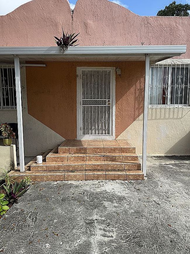 Image of 677 Nw 45th St