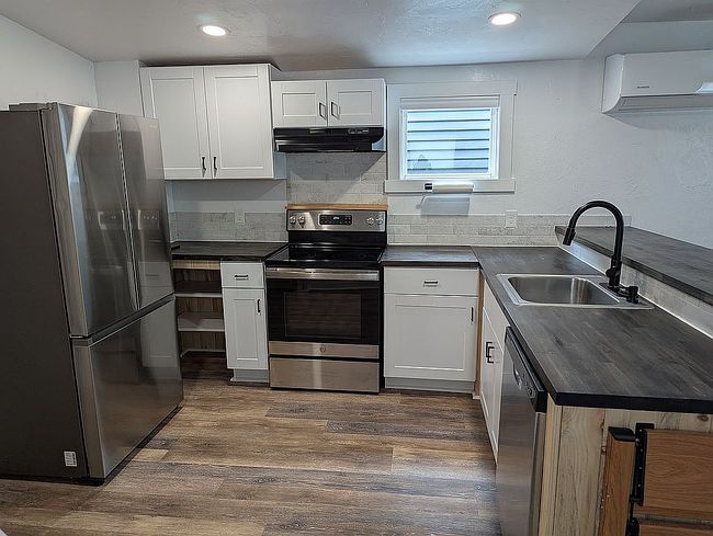 Image of 326 W Burkitt St