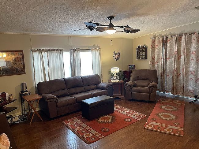 Image of 402 Caboose Ln