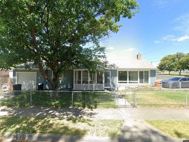 Photo of 700 W Pine Ave