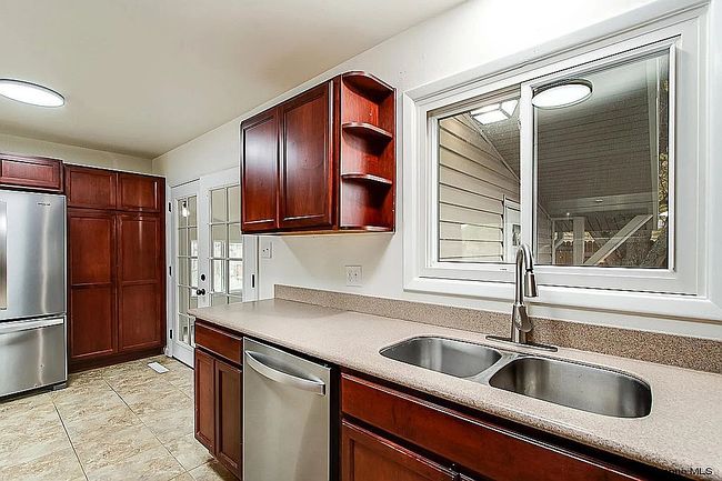 Image of 5220 Mountain Rd