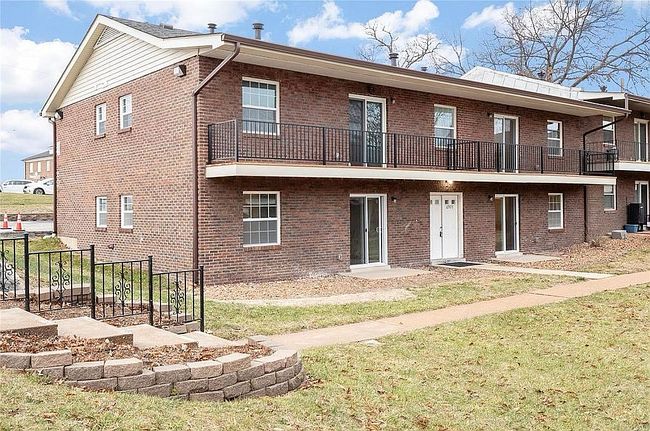 Photo of 6905 Colonial Woods Dr Apt 2