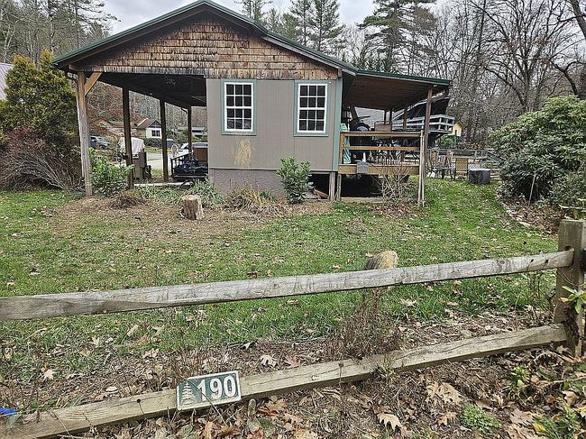 Photo of 190 River Rd, Newland, NC
