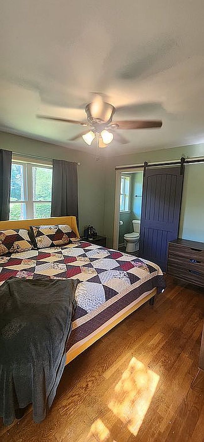 Photo of 445 W Chulahoma Ave, Holly Springs, MS
