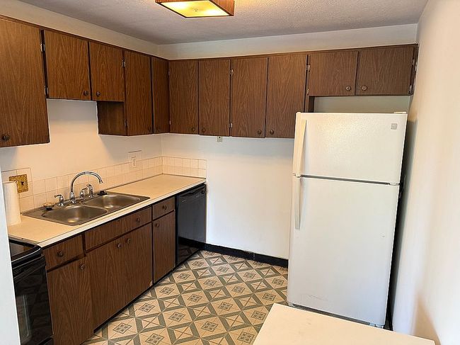 Photo of 6640 Pearl Rd Apt 604, Parma Heights, OH