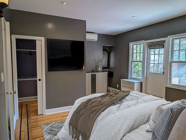 Photo of 7212 Harrow St, Flushing, NY