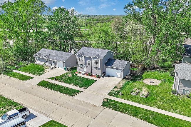 Photo of 226 N View Ct, Hartford, IA