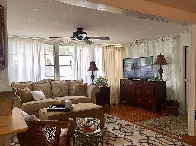 Image of 26 Lake Ave
