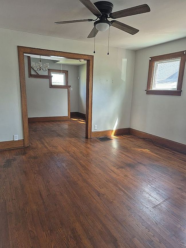 Image of 116 S Oak St