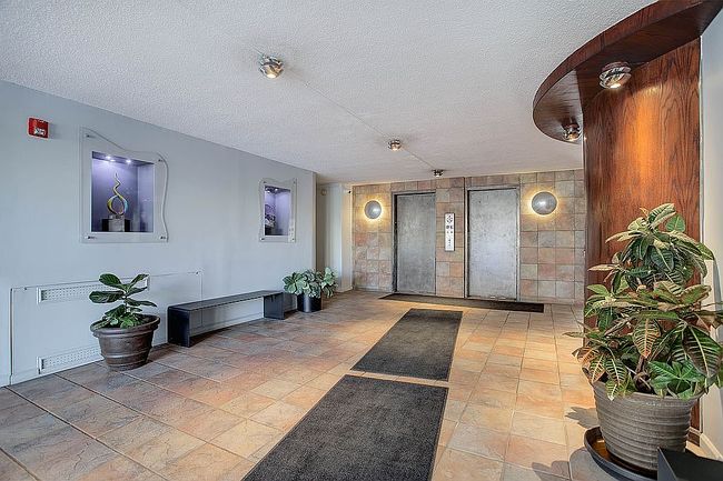 Image of 909 Logan St Apt 1B