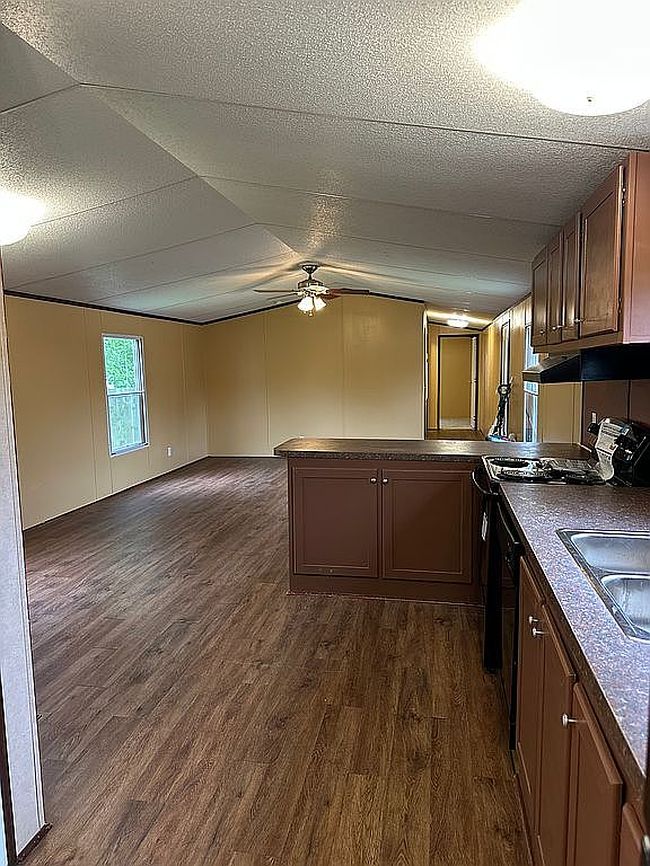 Photo of 16196 Highway 288B, Angleton, TX