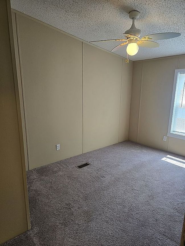 Photo of 4617 Pleasant Valley Dr, Fort Wayne, IN