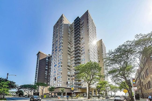 Photo of 6301 N Sheridan Rd Apt 20E, Chicago, IL