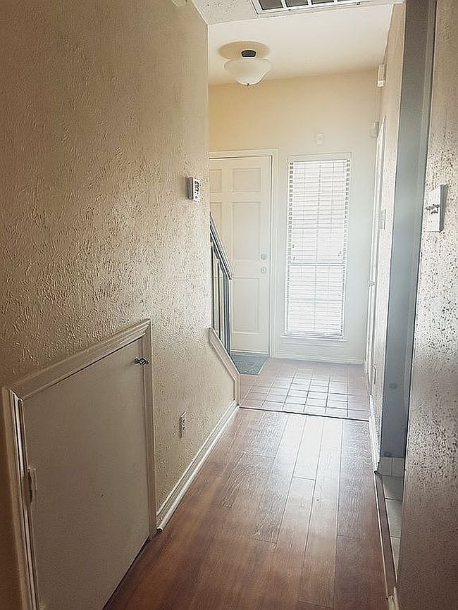 Image of 9910 Royal Ln Apt 506