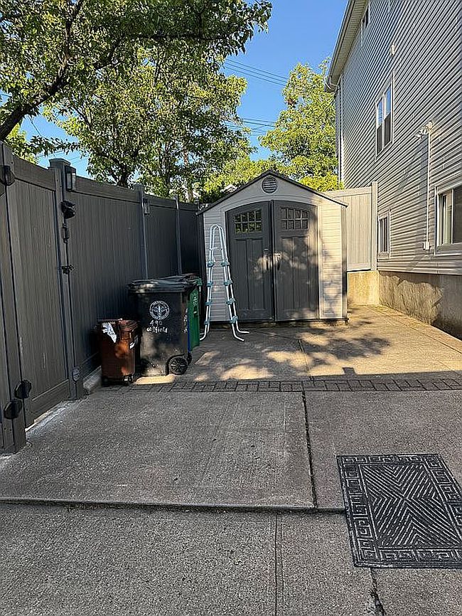 Image of 490 Collfield Ave