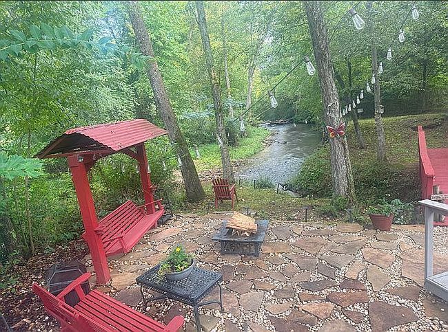 Photo of 531 Hidden Valley Rd