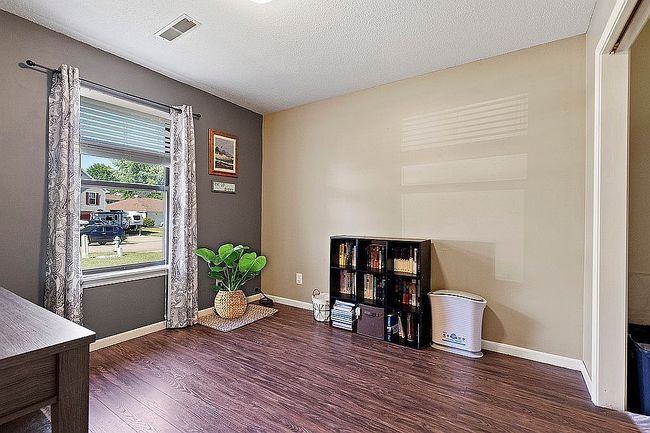 Image of 1708 S Charleston Cir