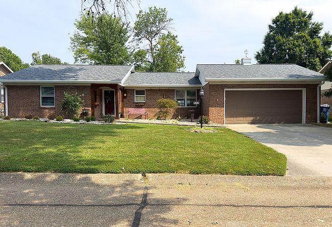 Photo of 2530 Deerfield Dr, Evansville, IN