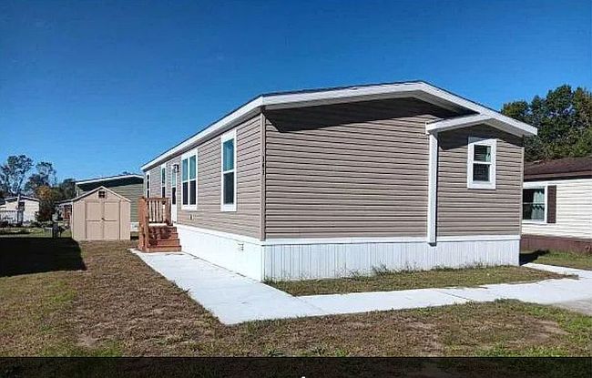 Photo of 6564 E Michigan Ave Trailer 141, Saline, MI