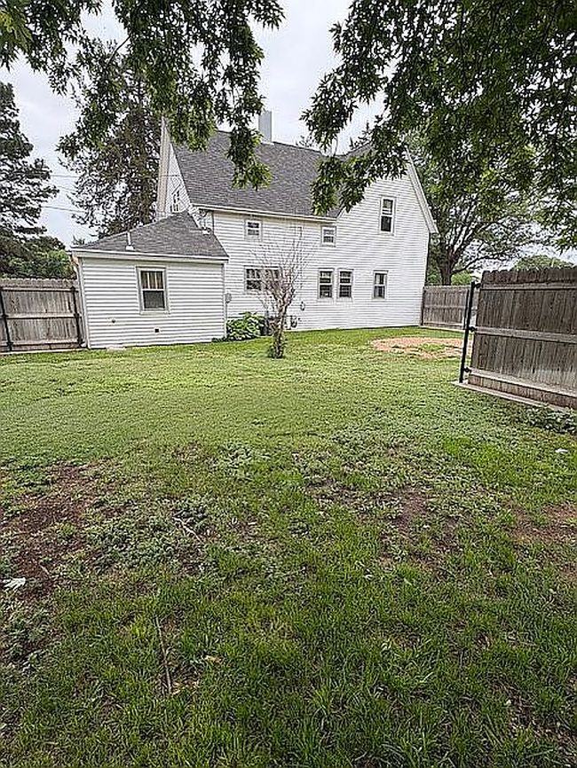 Photo of 216 W 4th St, Oakley, KS