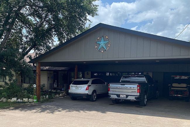 Additional photo 1 of property located at 10856 Legg Dr