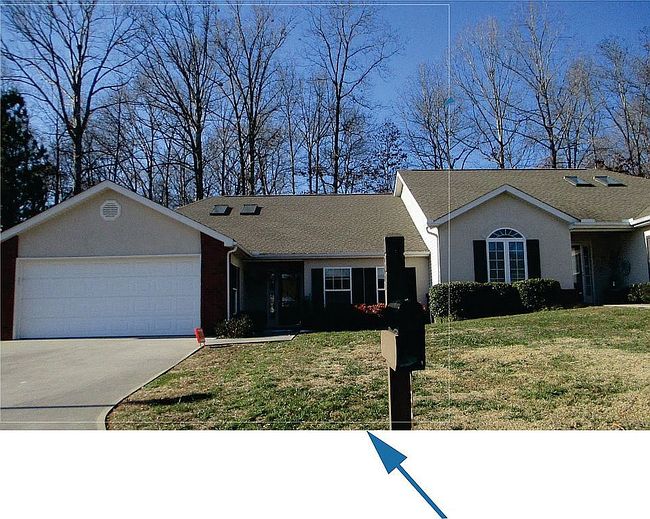 Image of 136 Linden Ln