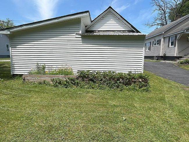 Photo of 66 Maple St, Hudson Falls, NY