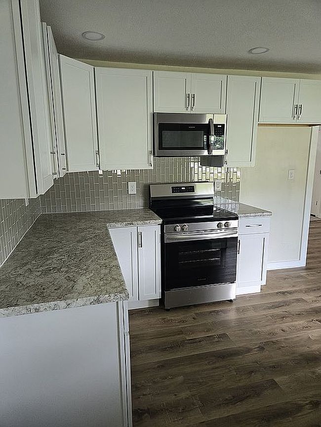 Photo of 515 S 6th St, Elkville, IL