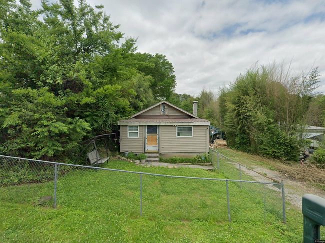 Photo of 111 Pine Hill Dr, Rossville, GA