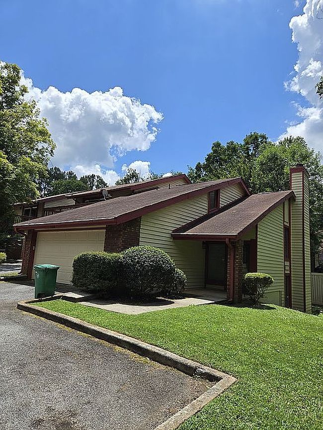 Photo of 1086 Village Main St, Stone Mountain, GA