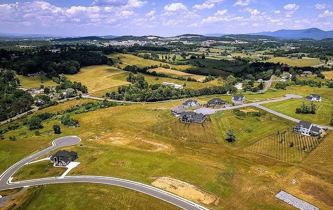 Photo of 2610 Huntington Springs Dr, Harrisonburg, VA