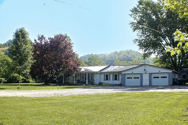 Photo of 4275 Bethany Pike, Wellsburg, WV